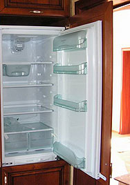 строенный холодильник