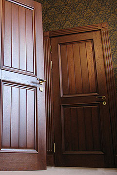 деревянные межкомнатные двери (ДУБ)